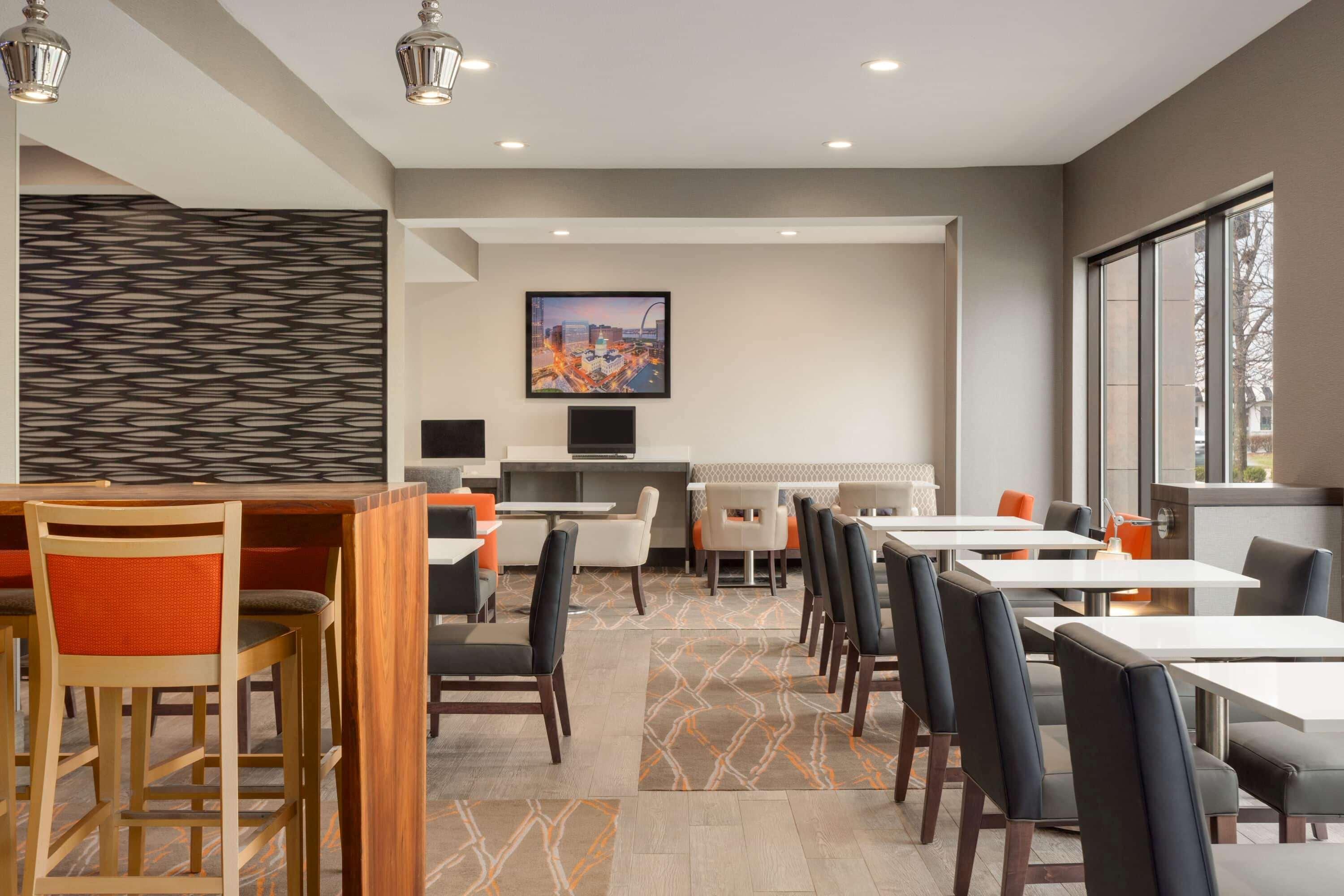 La Quinta Inn & Suites By Wyndham St Louis Route 66 Windsor Springs Kültér fotó